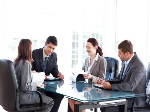 Làm đại diện cho khách hàng: