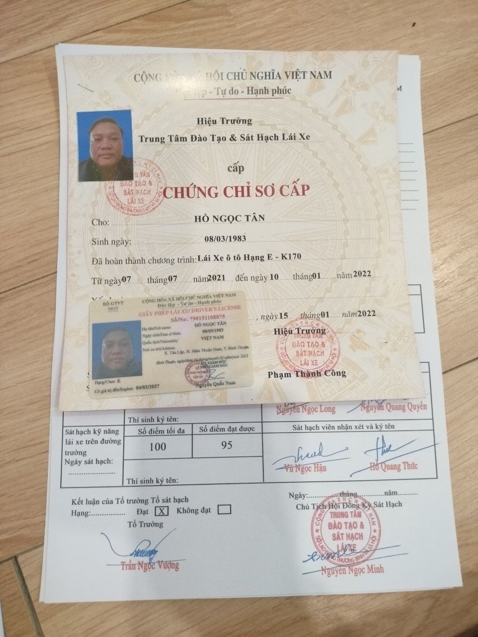 Ví dụ về một bộ bằng lái xe có hồ sơ gốc